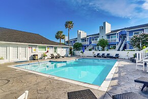 Balcony & Community Pool Deck: Condo in Galveston