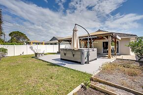 Naples Park Rental w/ Hot Tub ~ 1 Mi to Beach!