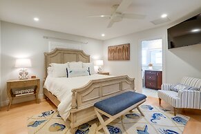 Naples Park Rental w/ Hot Tub ~ 1 Mi to Beach!