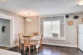 Cozy Galveston Apartment - Walk to Beach & Dining