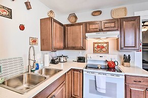 Cozy Galveston Apartment - Walk to Beach & Dining