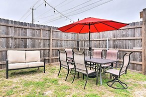 Cozy Galveston Apartment - Walk to Beach & Dining