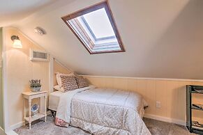 Bright Texas Retreat Near Pleasure Pier & Beach!