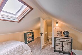 Bright Texas Retreat Near Pleasure Pier & Beach!