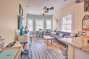 Bright Texas Retreat Near Pleasure Pier & Beach!