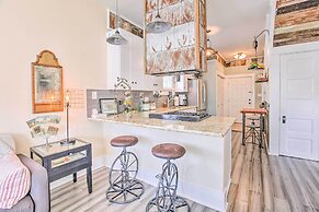 Bright Texas Retreat Near Pleasure Pier & Beach!