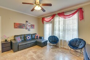 Walk to Beach & Seawall: Condo in Galveston!