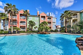Walk to Beach & Seawall: Condo in Galveston!