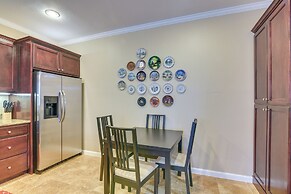 Walk to Beach & Seawall: Condo in Galveston!