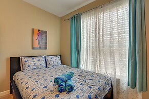 Walk to Beach & Seawall: Condo in Galveston!