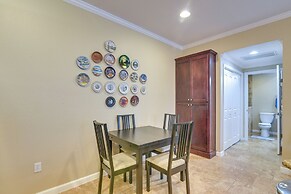 Walk to Beach & Seawall: Condo in Galveston!
