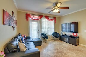Walk to Beach & Seawall: Condo in Galveston!