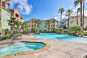 Walk to Beach & Seawall: Condo in Galveston!