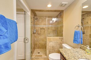 Walk to Beach & Seawall: Condo in Galveston!