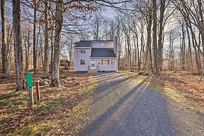 4 Mi to Tobyhanna State Park: Home w/ Fire Pit