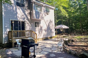 4 Mi to Tobyhanna State Park: Home w/ Fire Pit