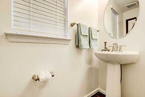 Game Room + Gym: Downtown DC Home!