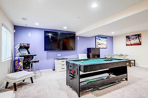 Game Room + Gym: Downtown DC Home!