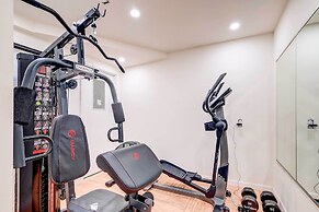 Game Room + Gym: Downtown DC Home!