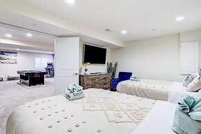 Game Room + Gym: Downtown DC Home!