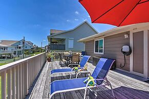 Galveston Vacation Rental w/ Deck: Steps to Beach!