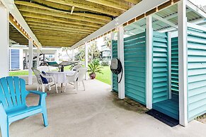 Steps to Beach: Home w/ Deck in Galveston!