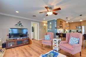 Steps to Beach: Home w/ Deck in Galveston!