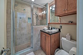 Steps to Beach: Home w/ Deck in Galveston!