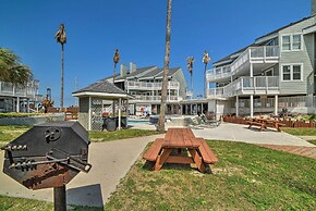 Oceanfront Port Aransas Condo w/ Pool: No Pet Fee