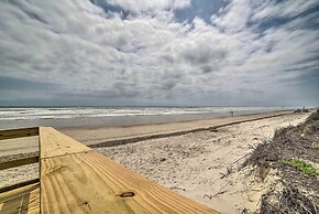 Oceanfront Port Aransas Condo w/ Pool: No Pet Fee