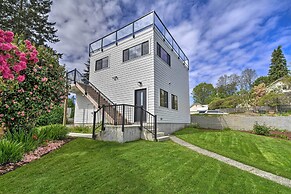 'ruston Retreat' - Mod Home w/ Rooftop Deck!