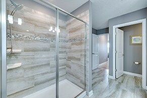 Chic Villa w/ Resort Perks ~ 10 Mi to Disney!