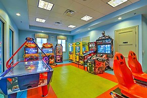 Chic Villa w/ Resort Perks ~ 10 Mi to Disney!