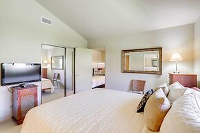 Patio + Resort Amenities: Palm Desert Escape