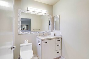 Patio + Resort Amenities: Palm Desert Escape