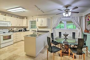 Hot Tub & Yard: Spacious Hot Springs Home!