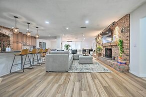 Luxe Brandon Oasis w/ Private Pool & Hot Tub!