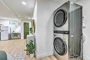 Luxe Brandon Oasis w/ Private Pool & Hot Tub!