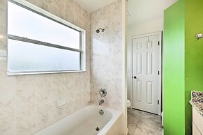 Dog-friendly Kissimmee Home w/ Lanai + Pool!