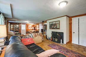 Bethesda Apartment + Yard ~ 9 Mi to D.C