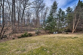 Bethesda Apartment + Yard ~ 9 Mi to D.C