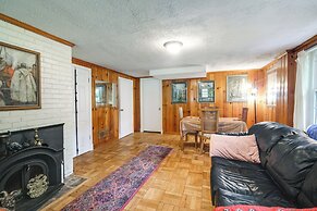 Bethesda Apartment + Yard ~ 9 Mi to D.C