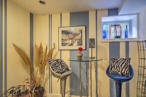 Bethesda Apartment + Yard ~ 9 Mi to D.C