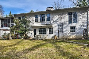 Bethesda Apartment + Yard ~ 9 Mi to D.C