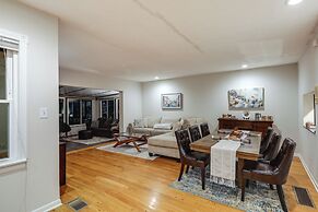 Cincinnati Home, Patio w/ Downtown Views!