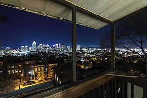 Cincinnati Home, Patio w/ Downtown Views!