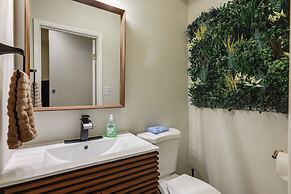 Cincinnati Home, Patio w/ Downtown Views!