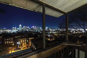 Cincinnati Home, Patio w/ Downtown Views!