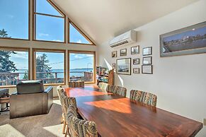 Bay City Home w/ Gorgeous Bay Views From Deck