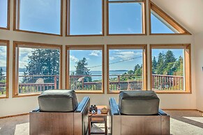 Bay City Home w/ Gorgeous Bay Views From Deck